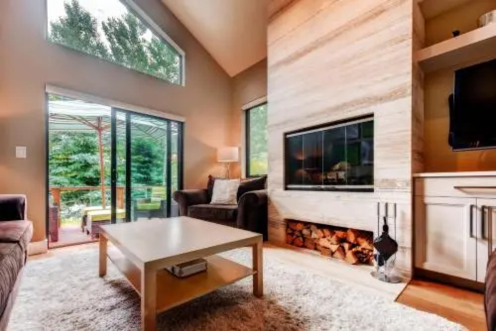 Four-Bedroom Family Friendly House with Chef's Kitchen