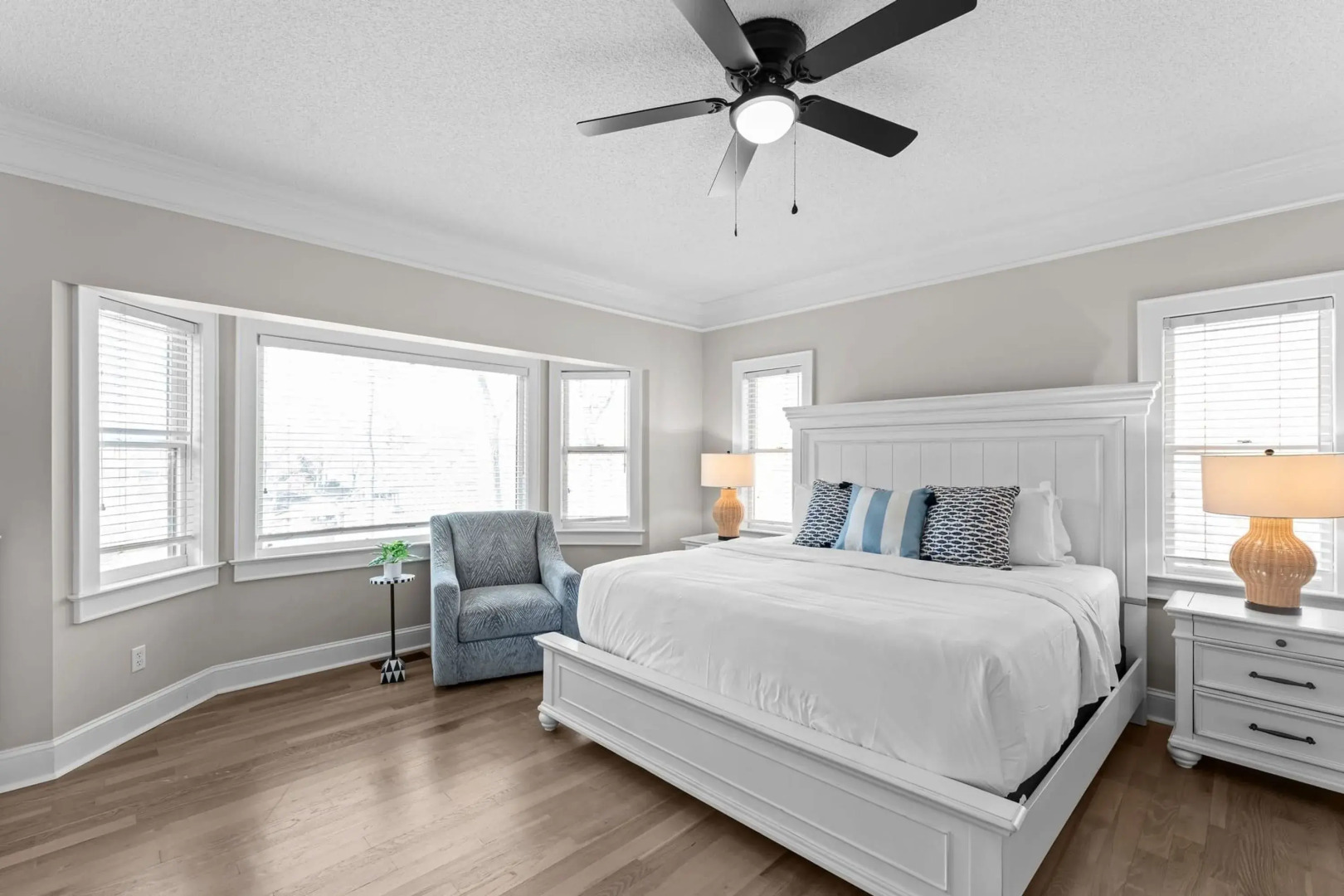 Winding Down by Avantstay Sleeps 20 Dock View