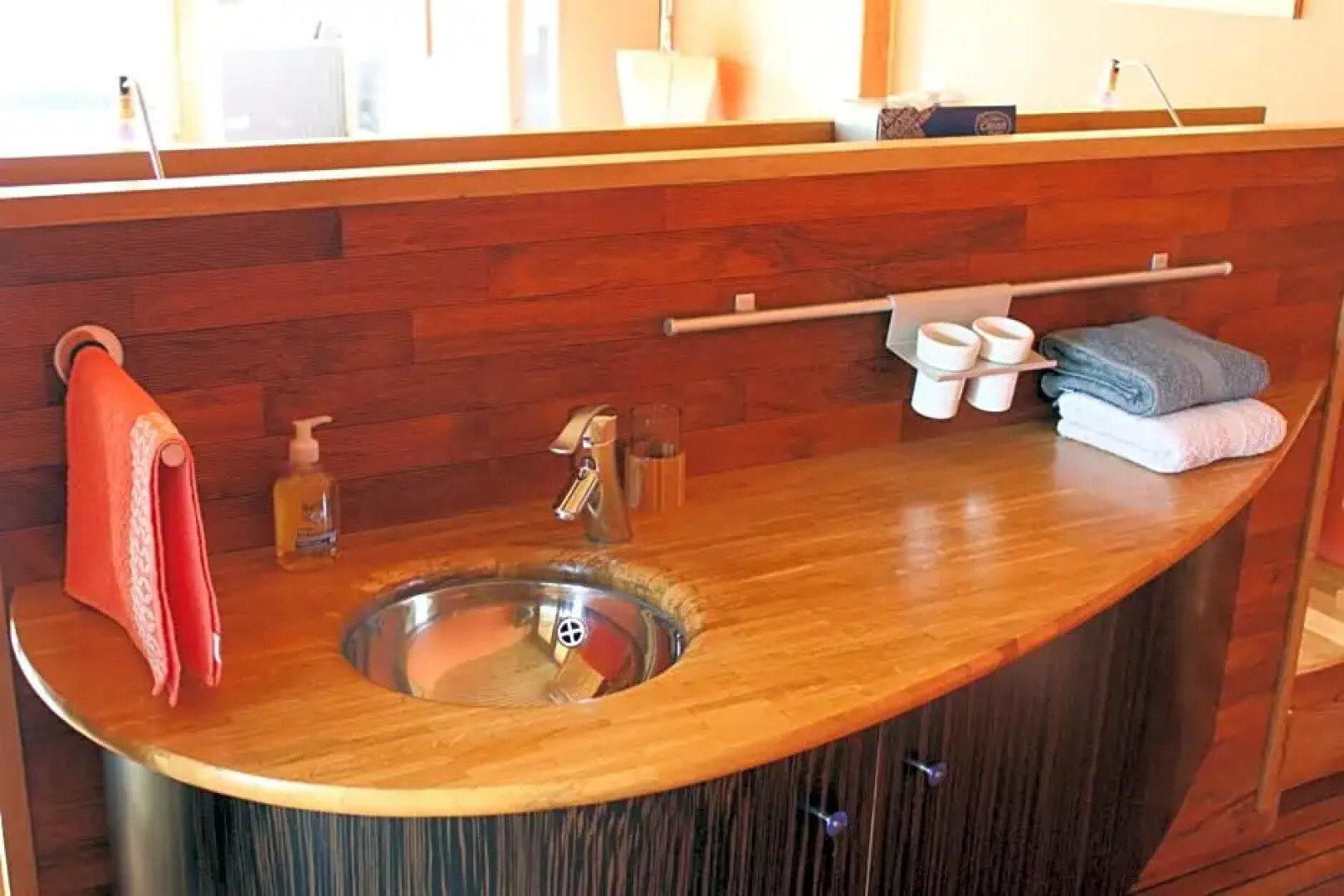 Une Suite a la Campagne (Adults Only)