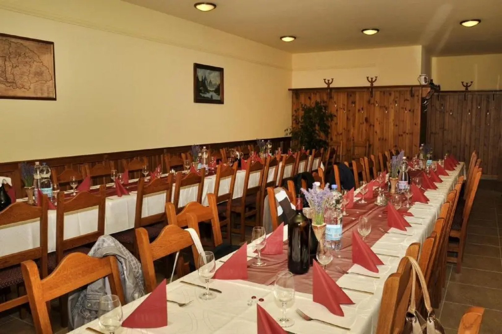 Sárosdi Pince és Panzió