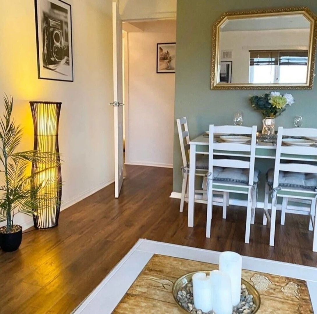 17G Regent Place
