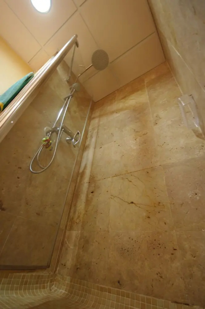 Livingtarifa - Bajo con acceso a piscina