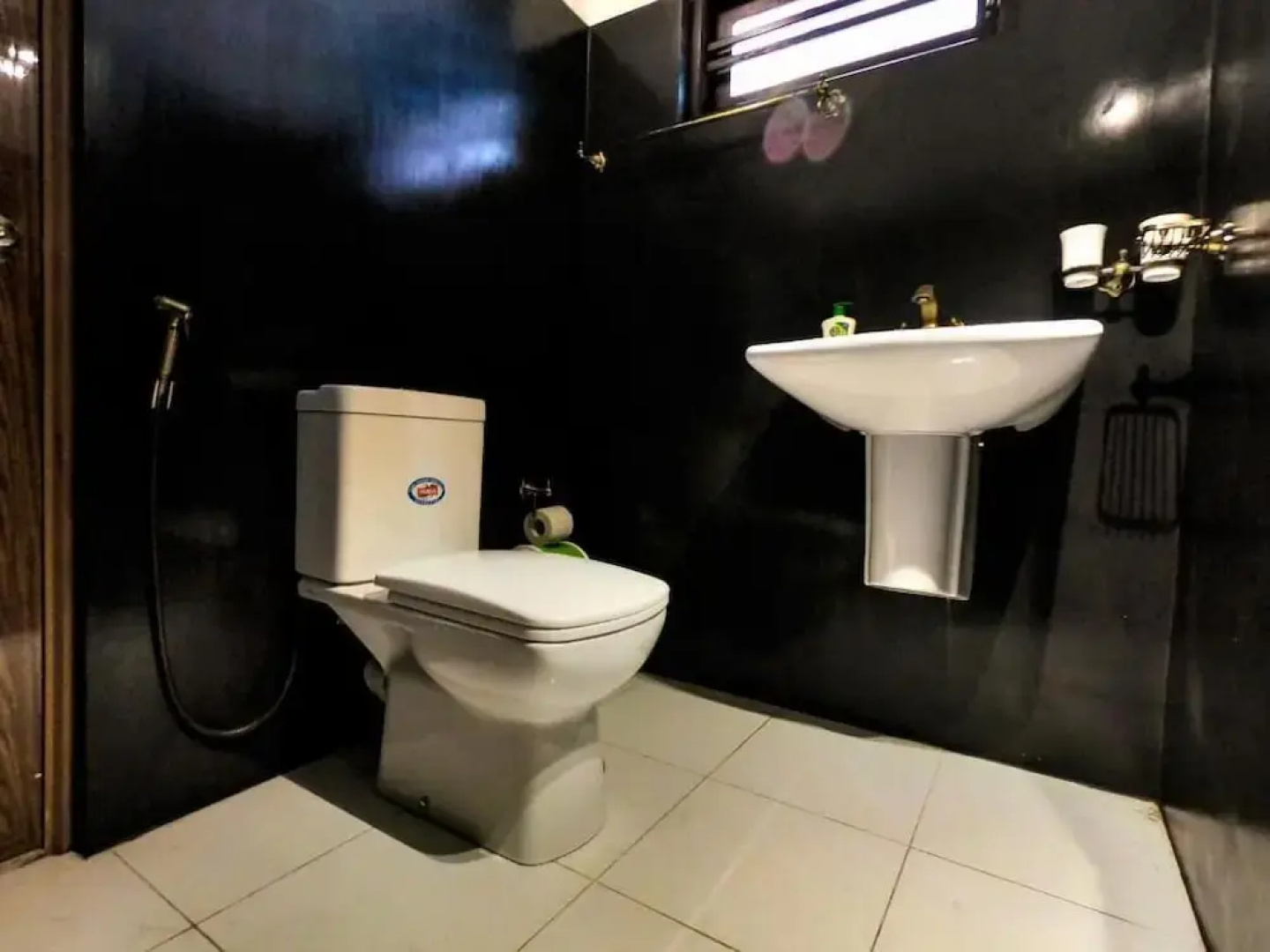 Wagon Wheel Inn - Hostel