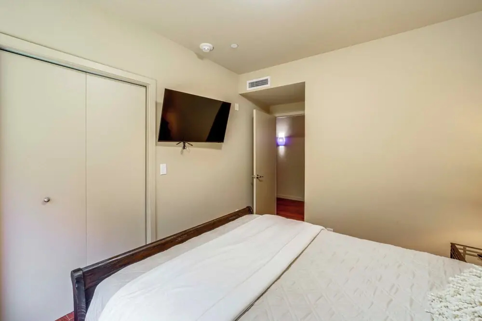 Steps to Lake Chelan: Condo w/ Resort Amenities!