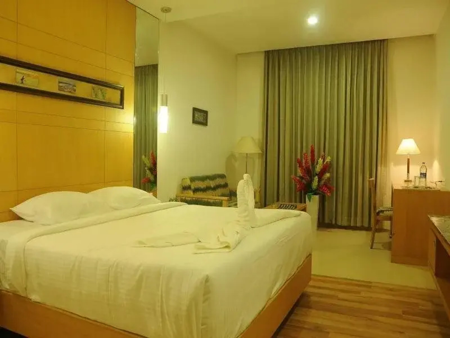 Dhanalakshmi Srinivasan Hotel