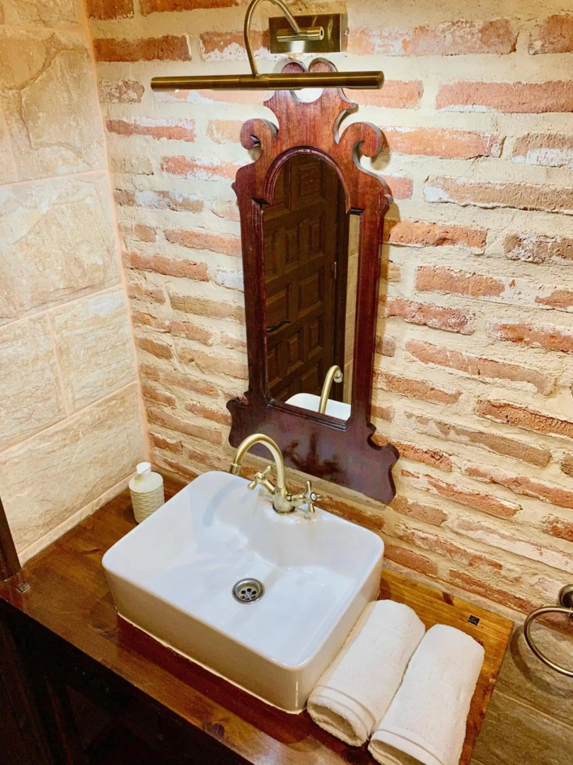 La Parada de Jimena-Casa rústica rodeada de bodegas en Rueda