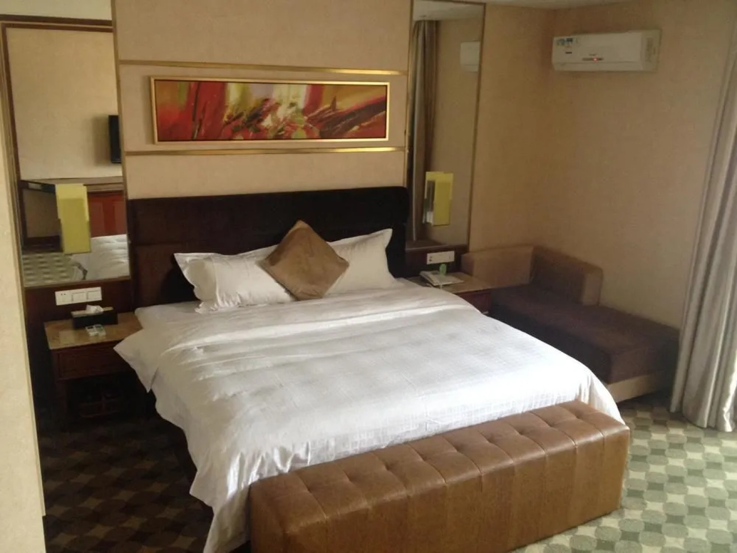 Nanhua Qifu Hot Spring Hotel