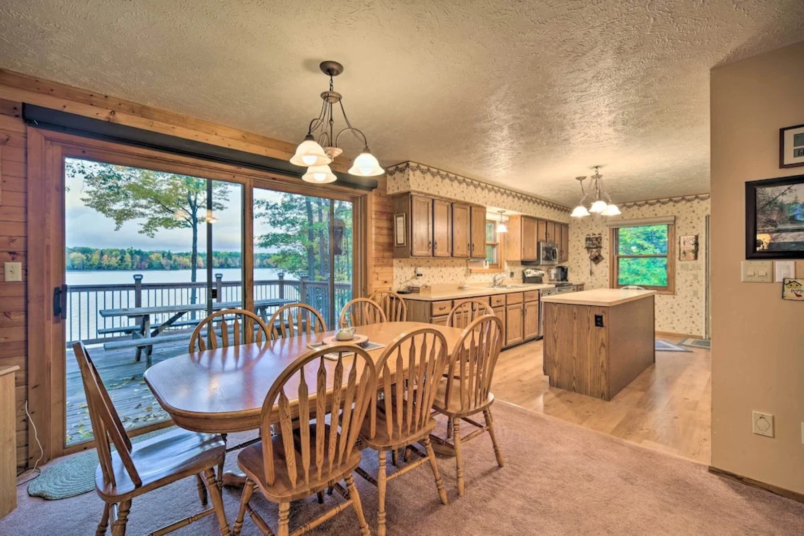 Cozy Hayward Cottage w/ Dock & Lakefront View