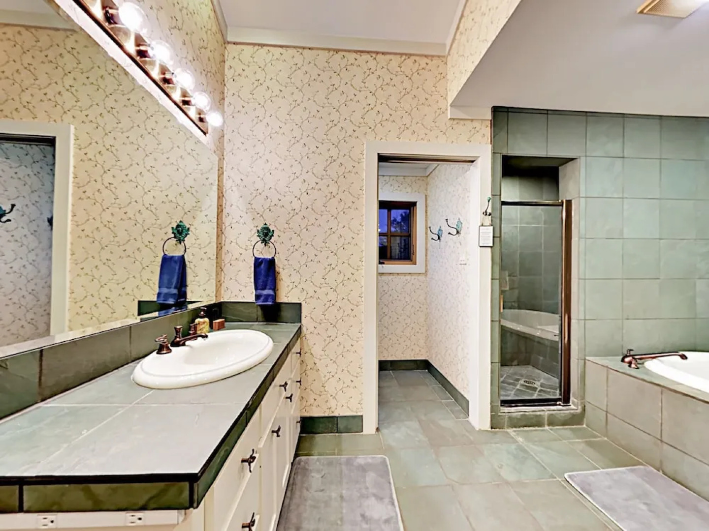 7BR 5 5BA Spicewood Sanctuary by RedAwning