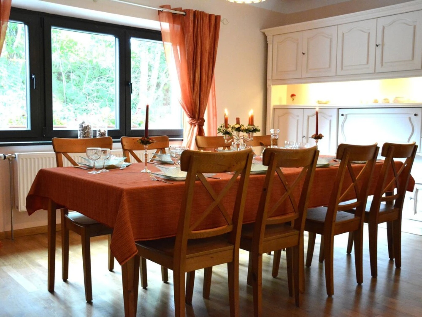 Chalet Renovated with Great Care, Large Garden, Direct Access To the River