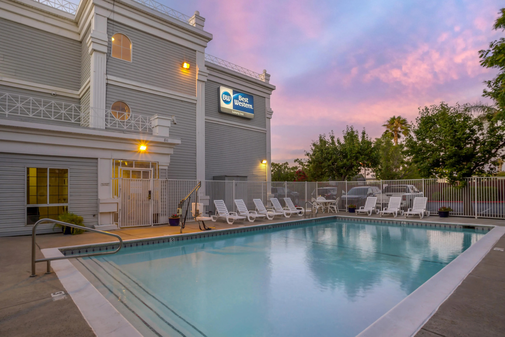 Best Western Luxury Inn