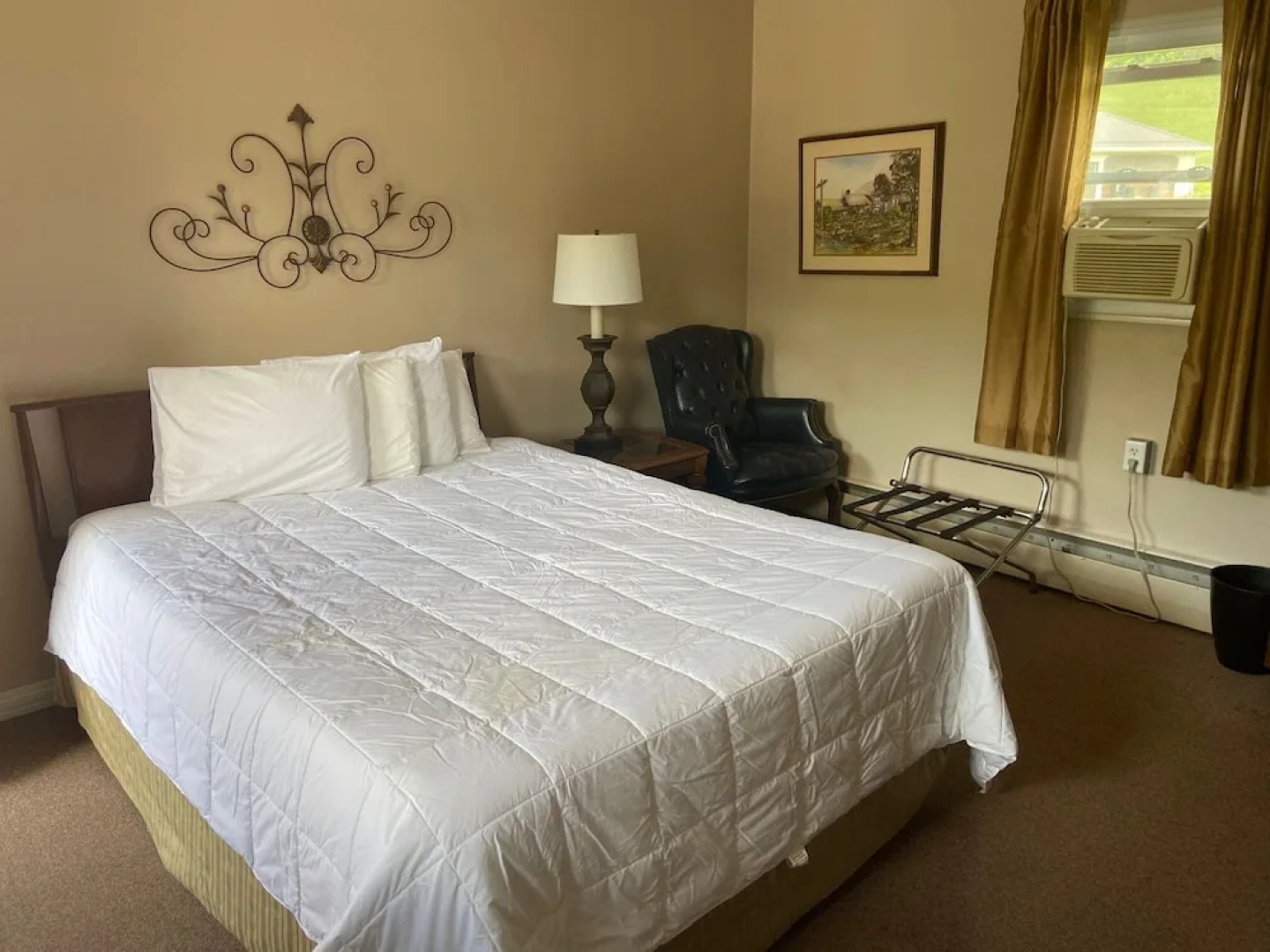 Laurelwood Inn and Steakhouse