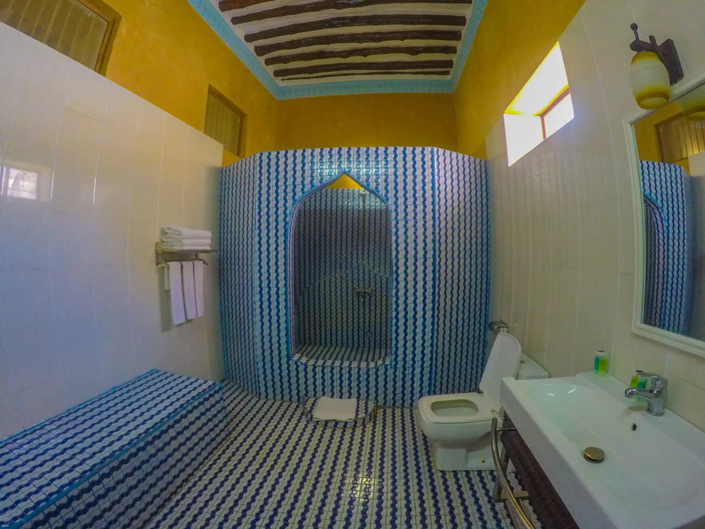 Tembo House Hotel & Apartments