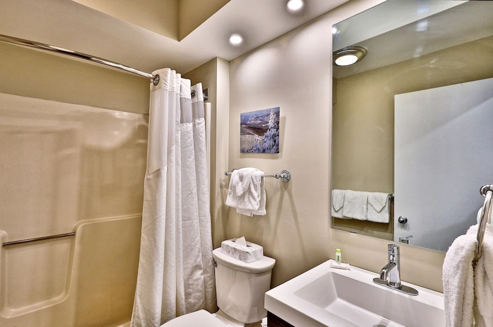 The Mod Suite at Killington. Big 3RM Condo. Comfy. Ahh! Relax