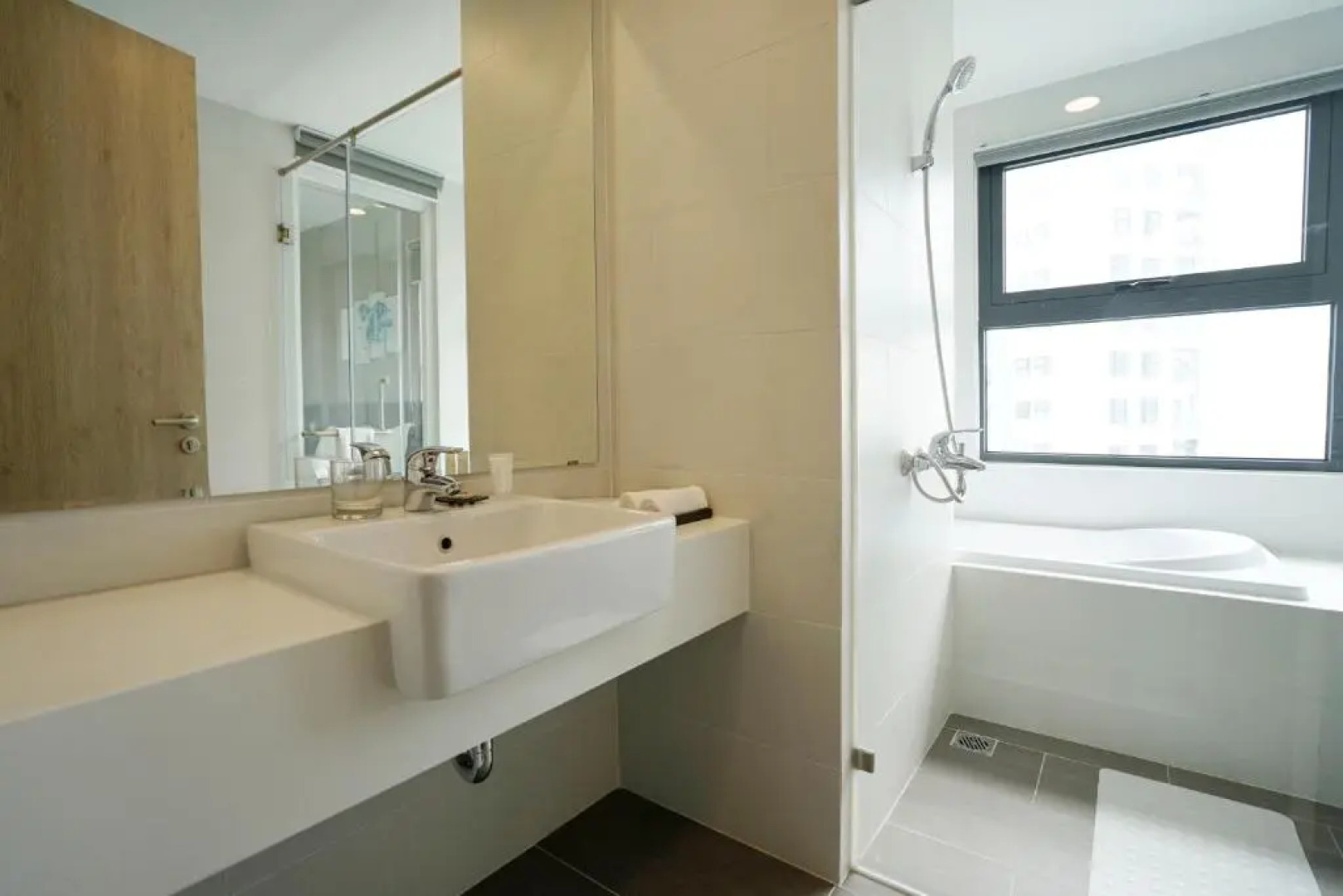 The First Stay Hotel