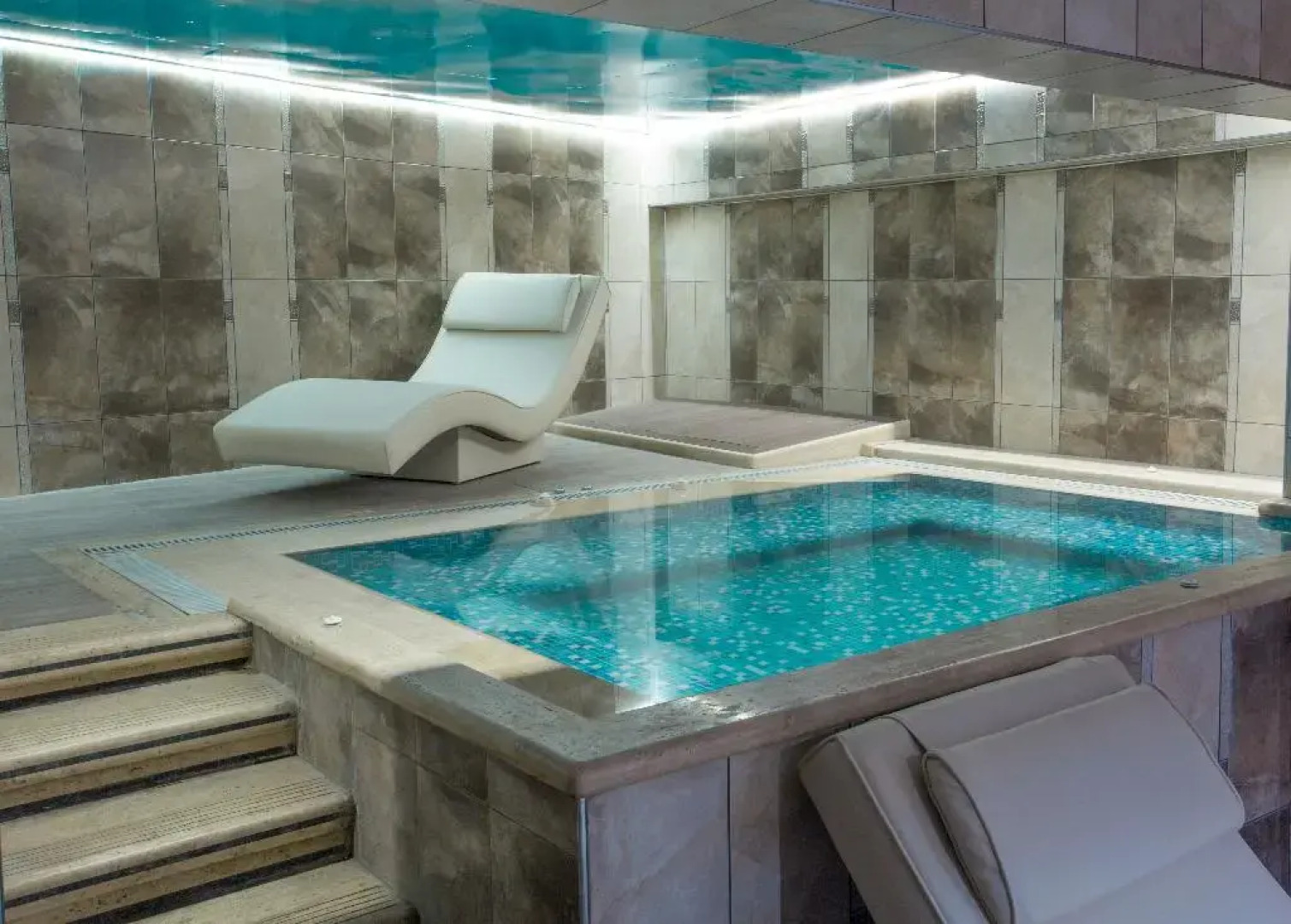 World Point Reis Inn Hotel