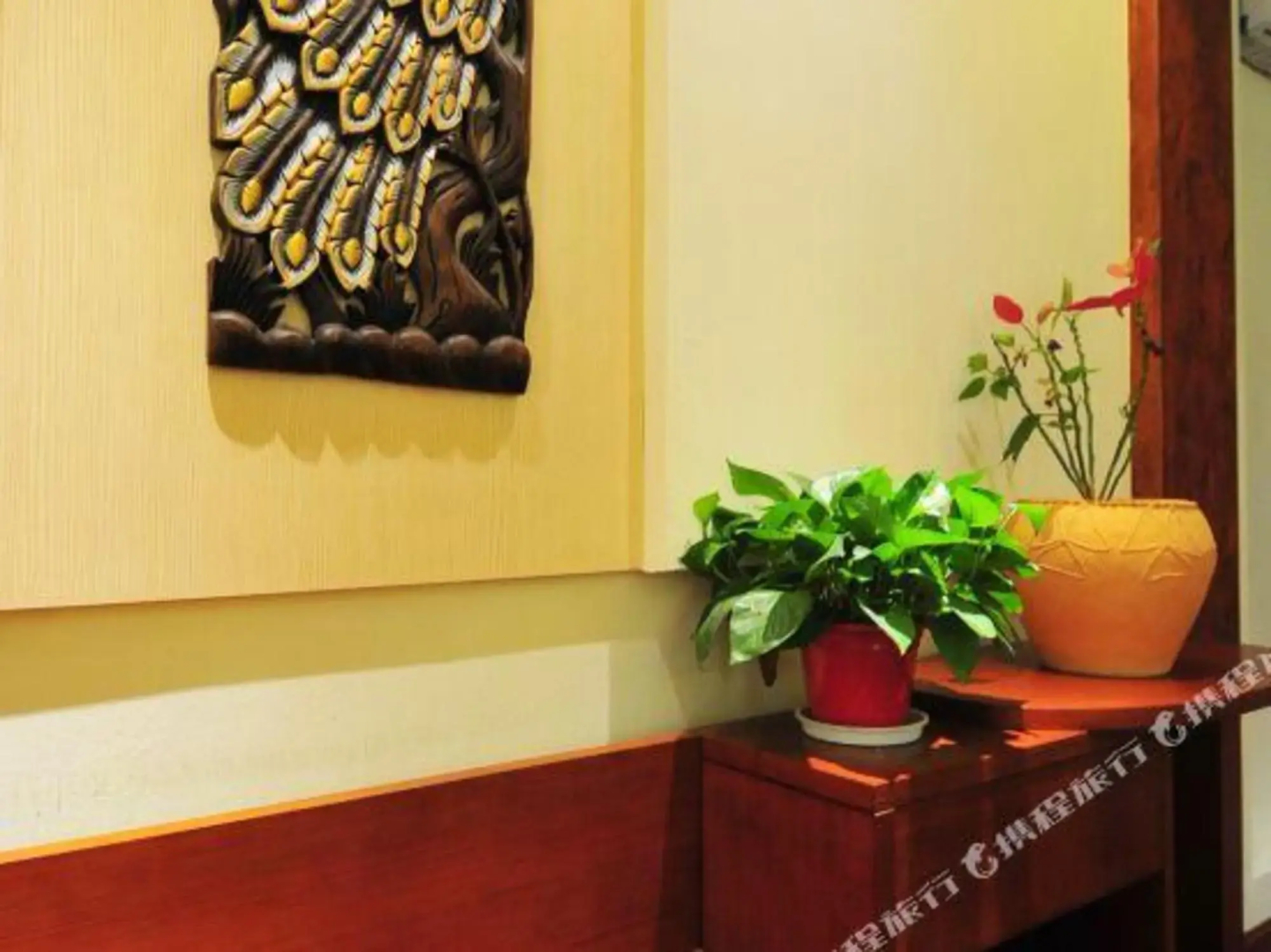 Sawadika Fengqing Hotel