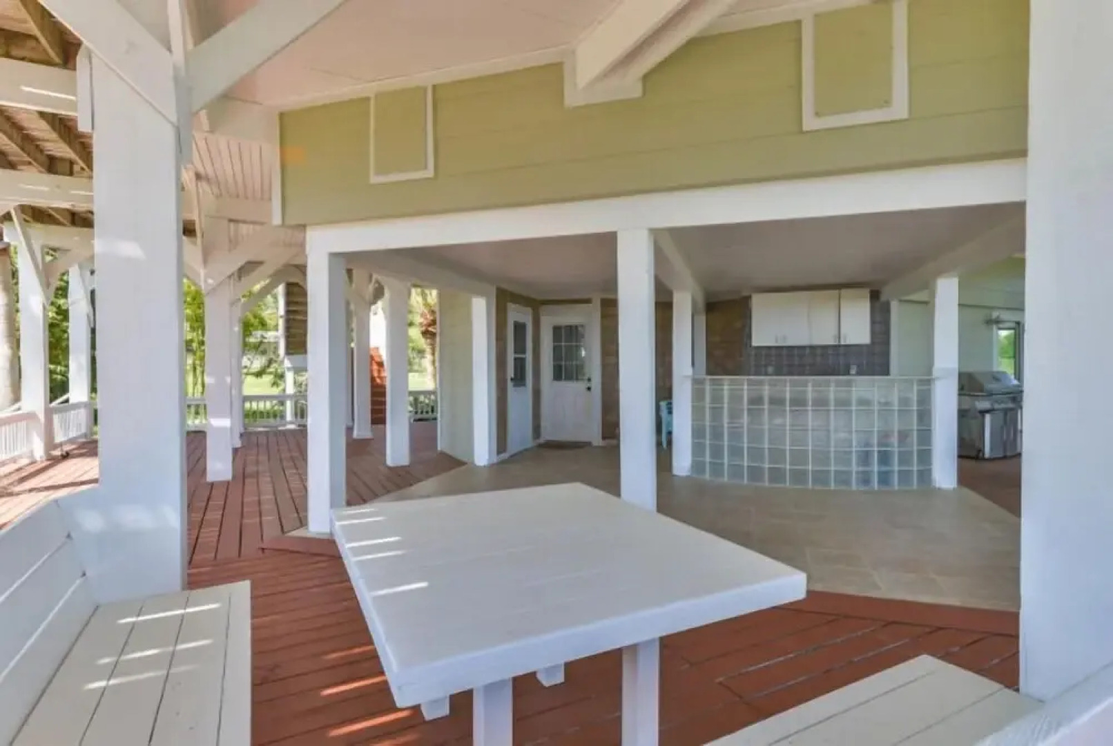 Fun in the Sun in Seabrook Kemah Huge Deck Games Fishing Pet Friendly