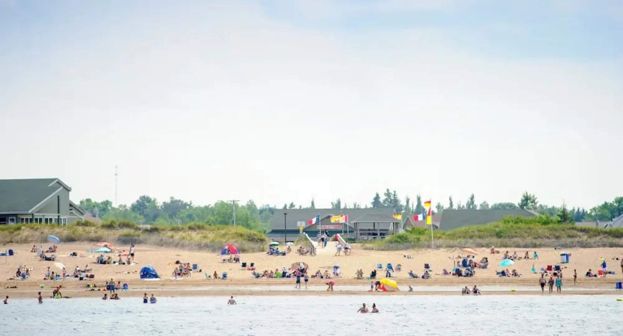 Auberge Shores Inn & Hotel