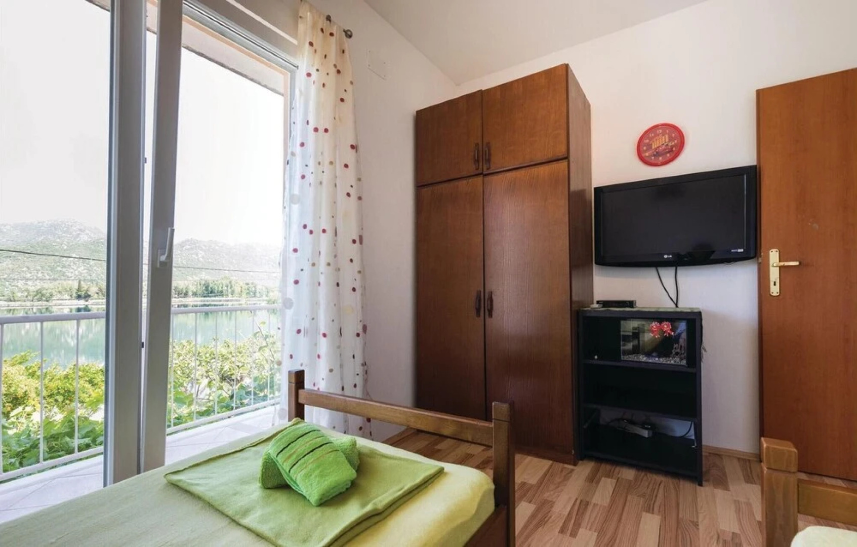 Nice Home in Bacinska Jezera With Wifi and 3 Bedrooms