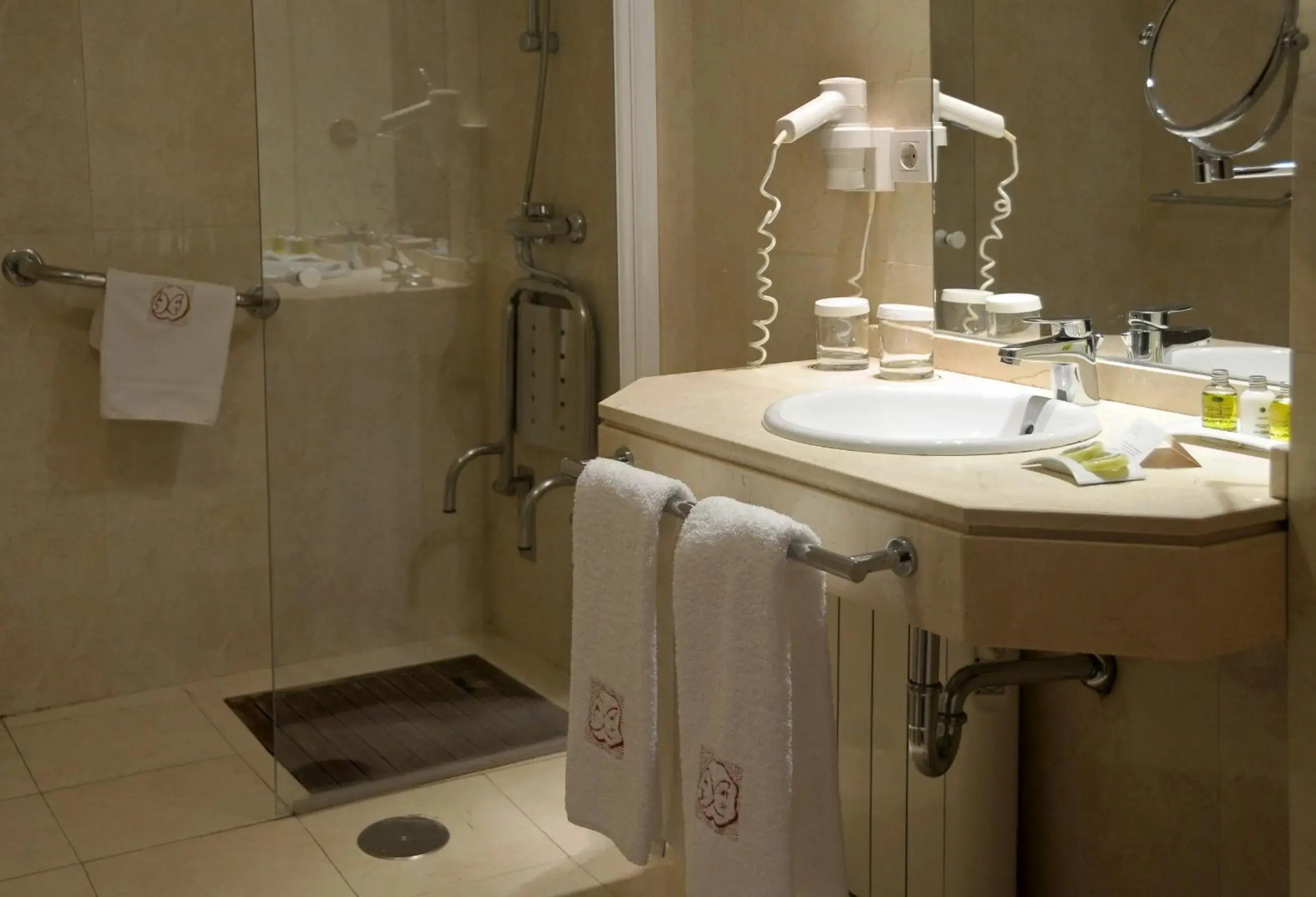 Hotel Puerta de la Luna