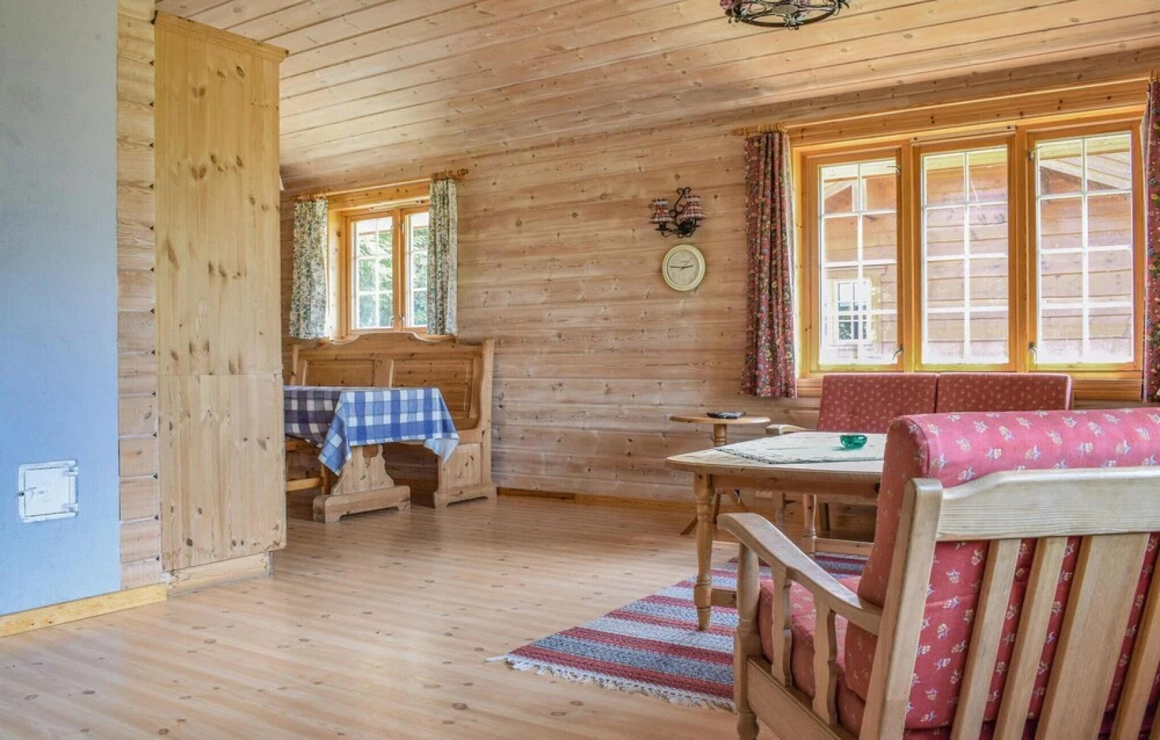 Beautiful Home in Olden With 3 Bedrooms and Wifi