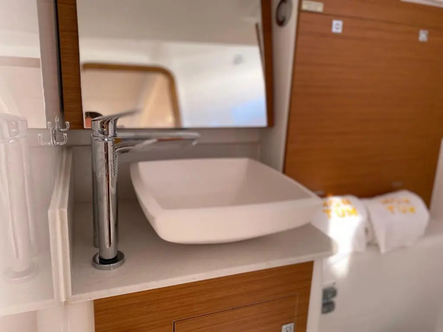 TROIA - Veleiro em marina