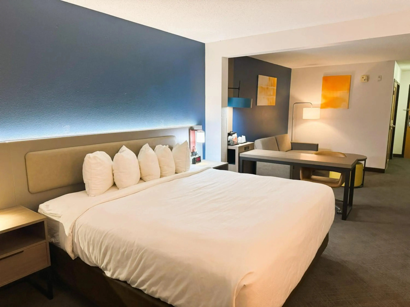 Comfort Inn & Suites Sheboygan I-43