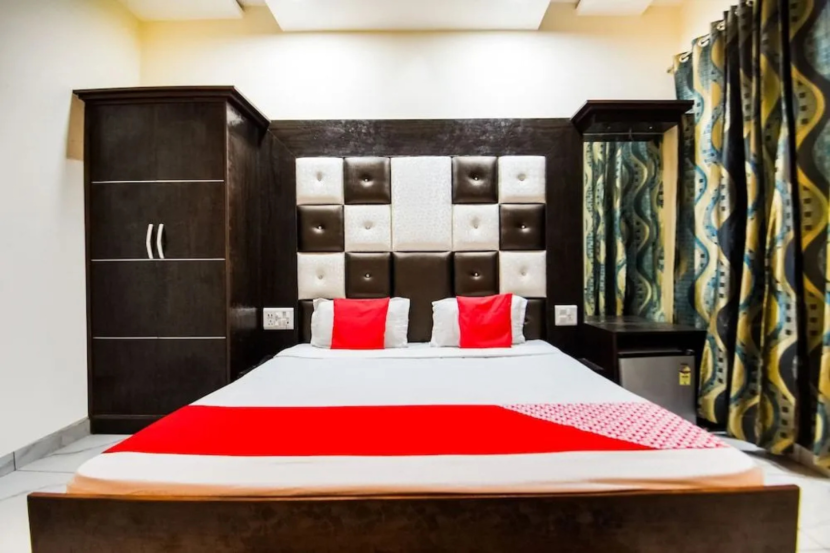 OYO 47859 Uttam Residency