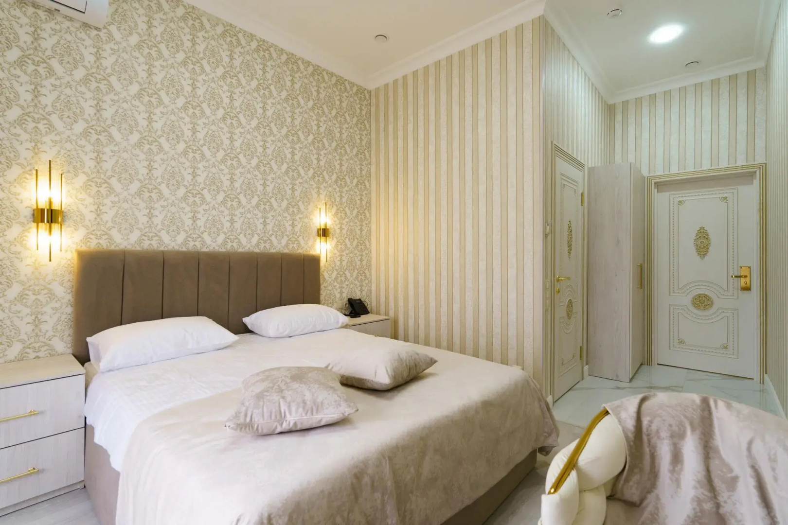 Lazy land hotel (Лэйзи лэнд отель)