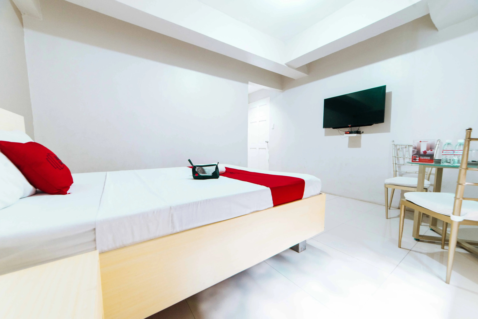 RedDoorz @ Samat Mandaluyong