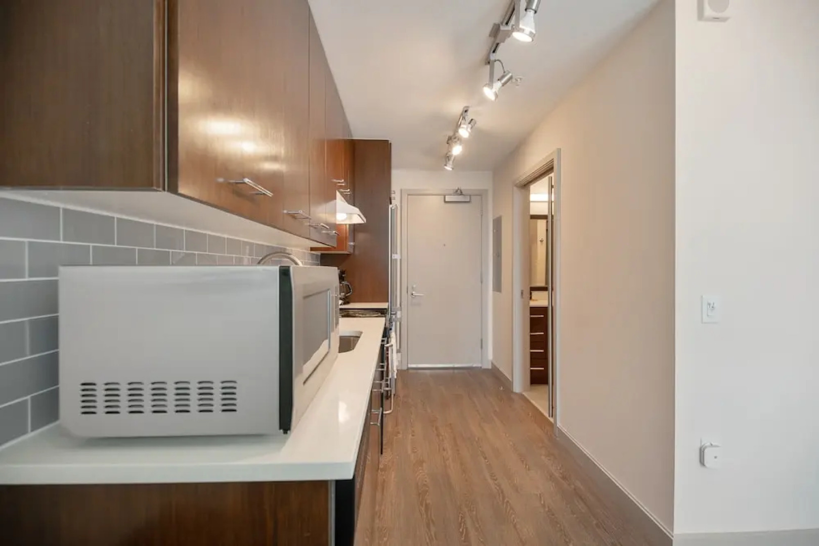 The Luxe Suites at University City