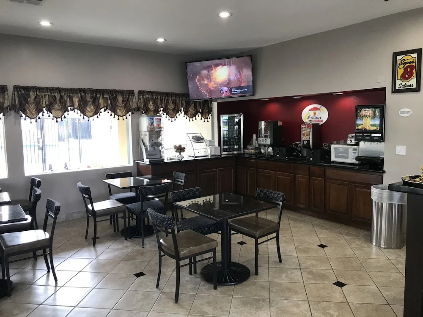 Super 8 Salinas