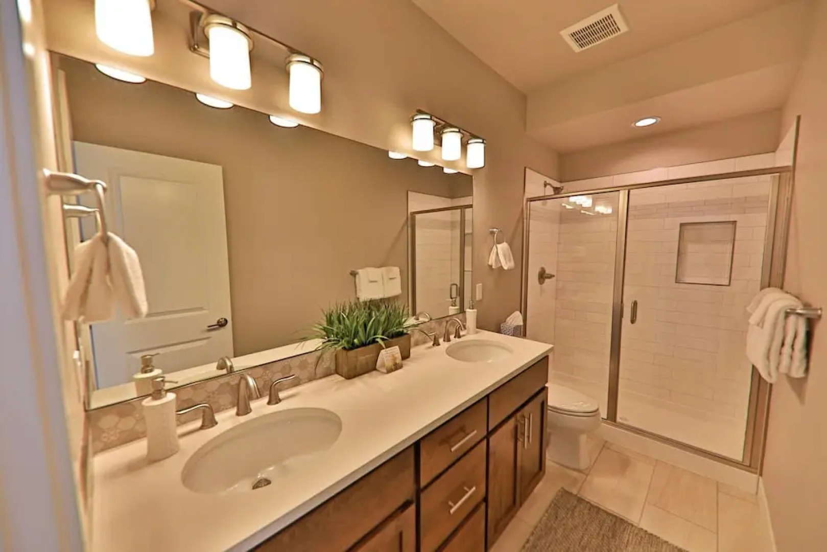 Journey Way 2 Br In Rendezvous 2 Bedroom Townhouse by Redawning