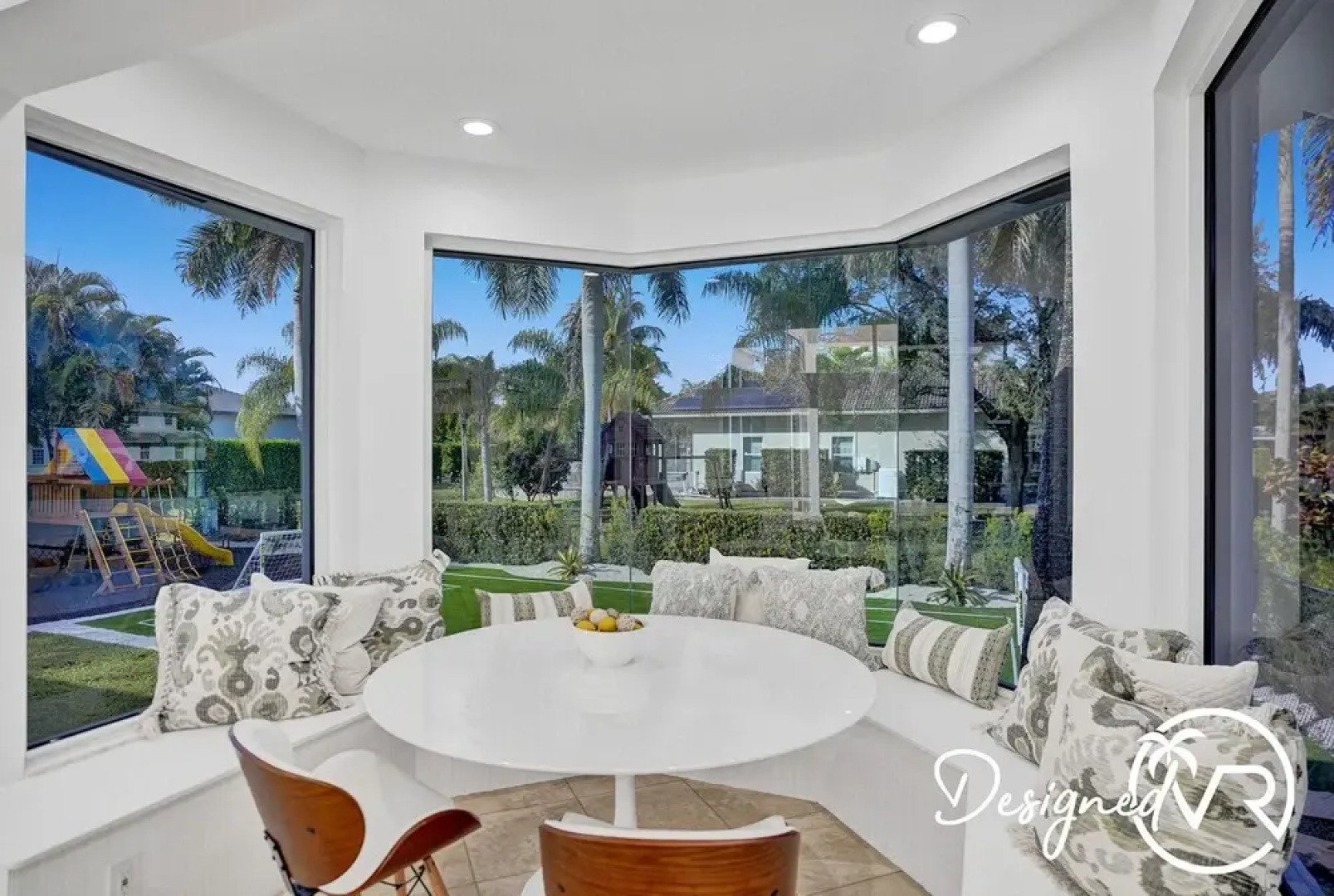 Sophia's Compound resort w heated pool