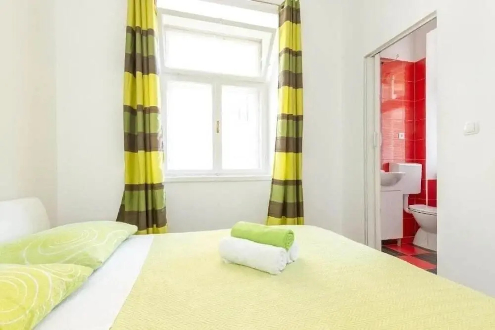 Split Easy Going Rooms