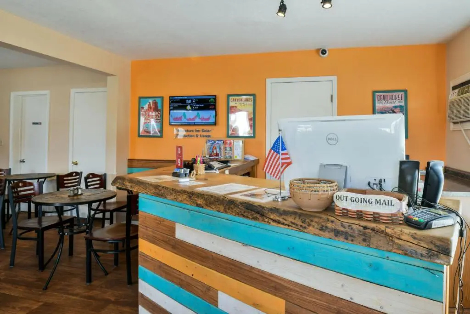 Adventure Inn & Motel