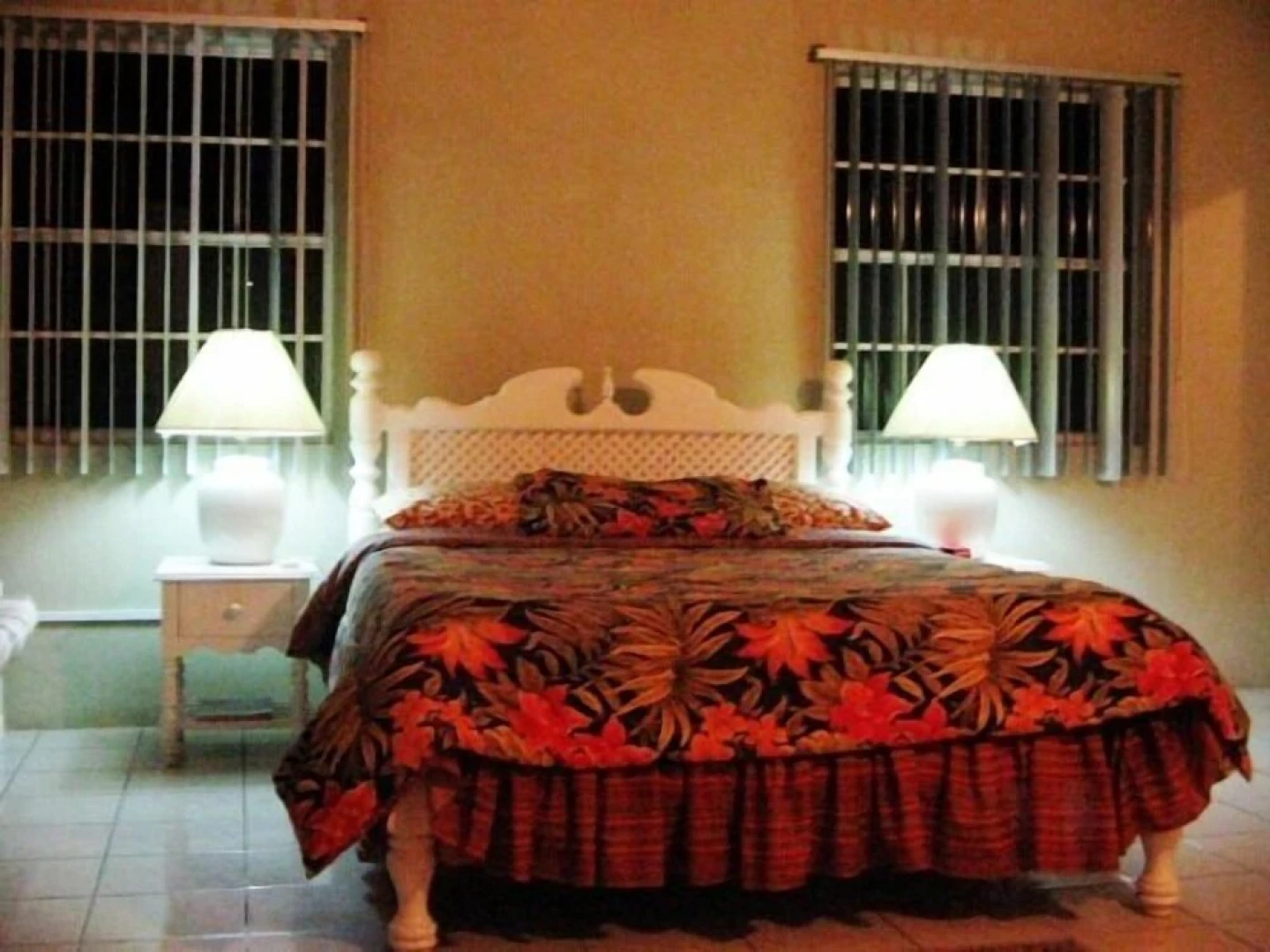 Island inn Apartments