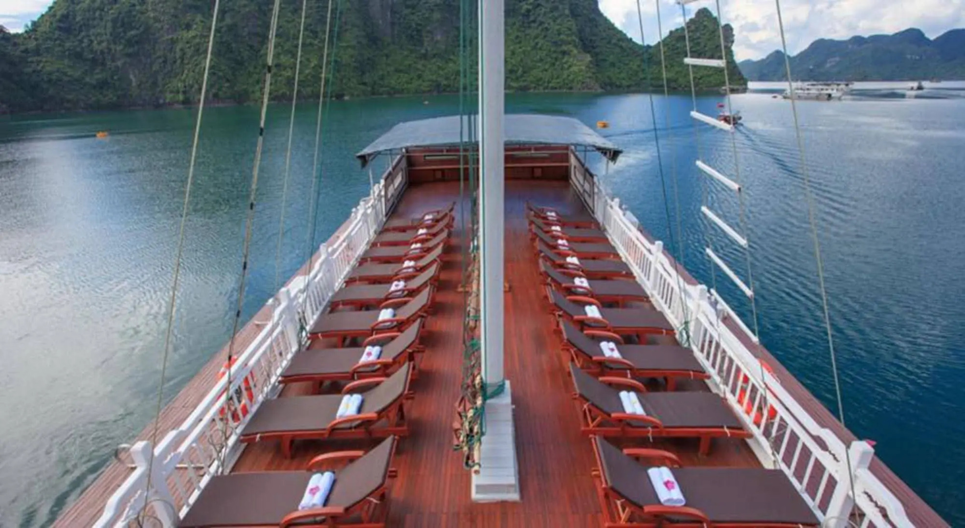 Viola Cruise Halong Bay