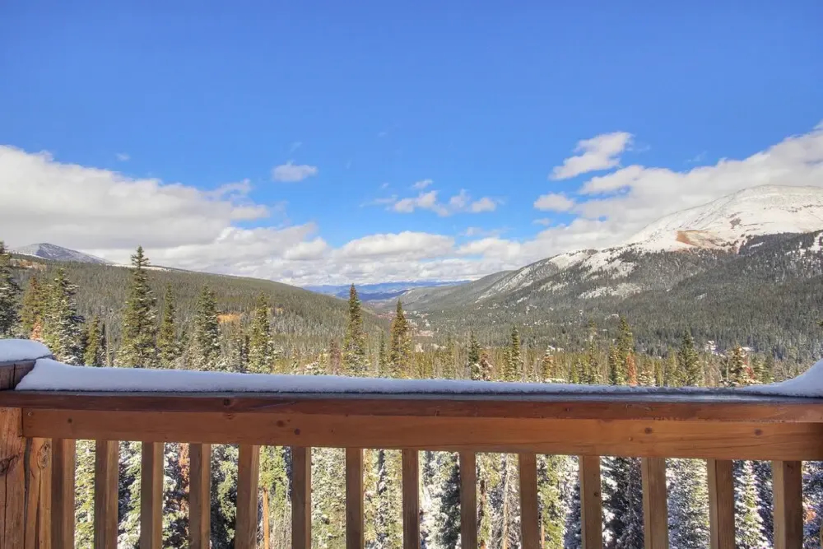 Stunning Mountain Getaway! Sleeps 10!