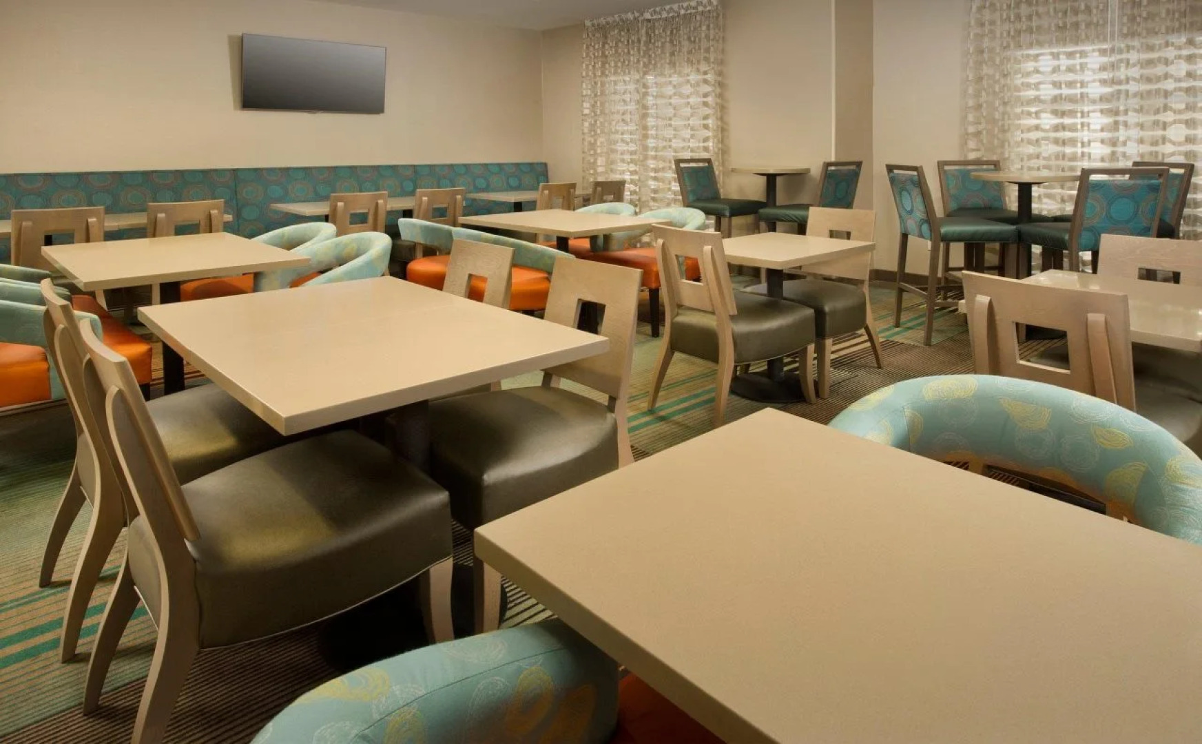 Holiday Inn Express & Suites DFW - Grapevine by IHG