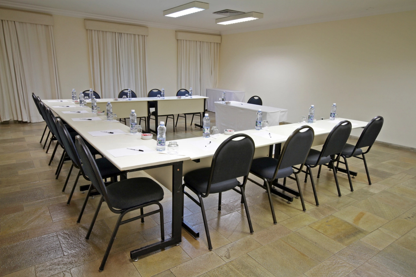 San Raphael Country Hotel