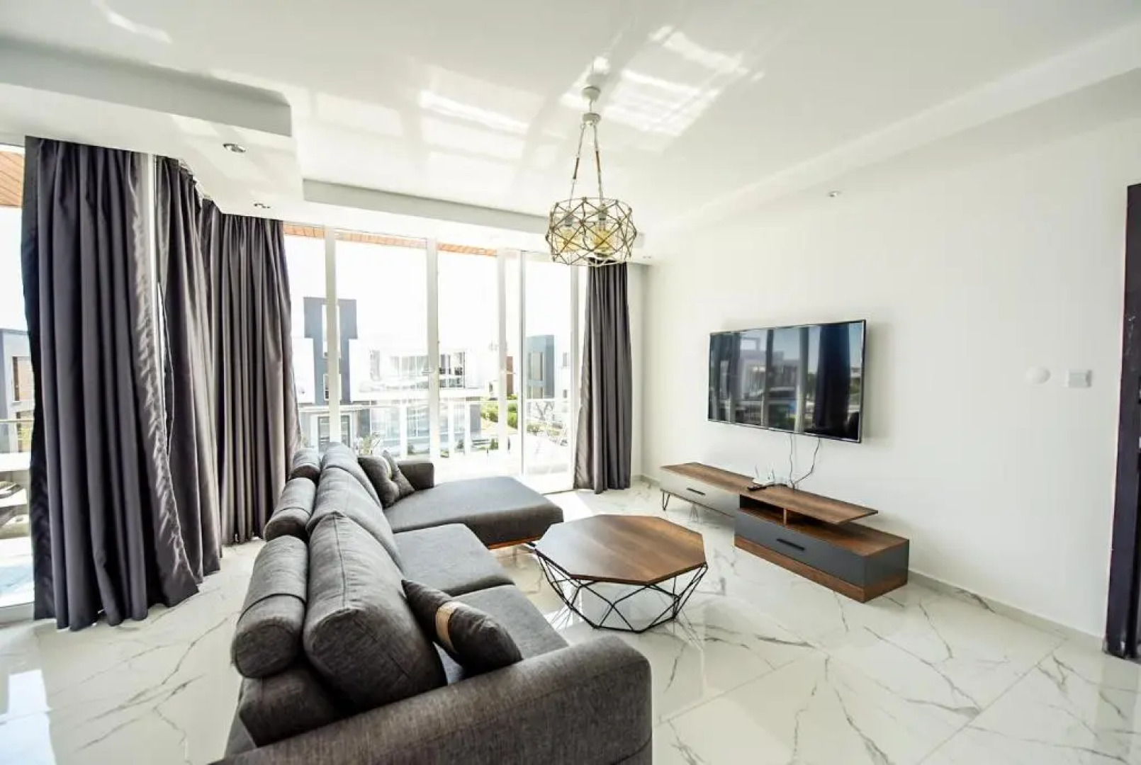 Luxury Four seasons Life apartment Bogaz