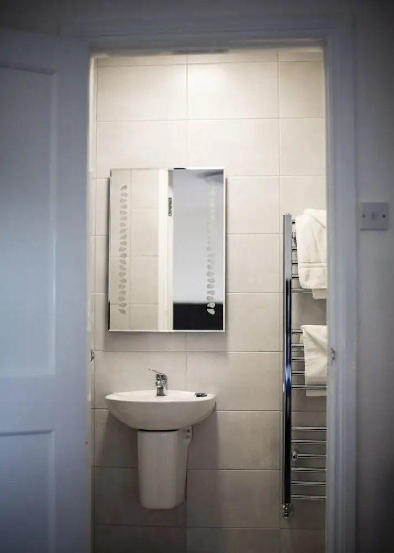 Maddens Bridge Bar, Restaurant & Guesthouse