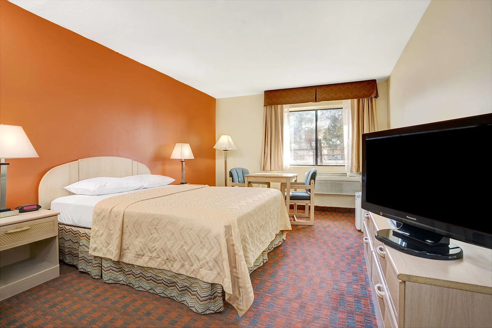 Days Inn by Wyndham Woodland