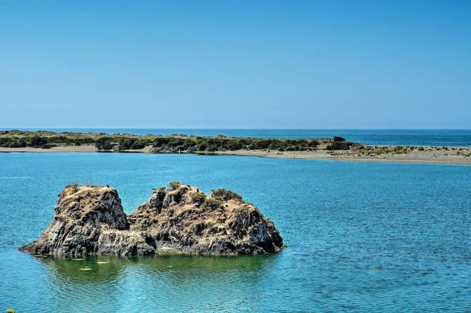 Smith River Vintage Cabin: Oceanfront Deck + Views