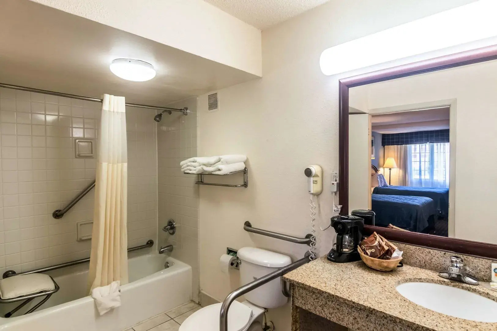 Budget Host Inn & Suites