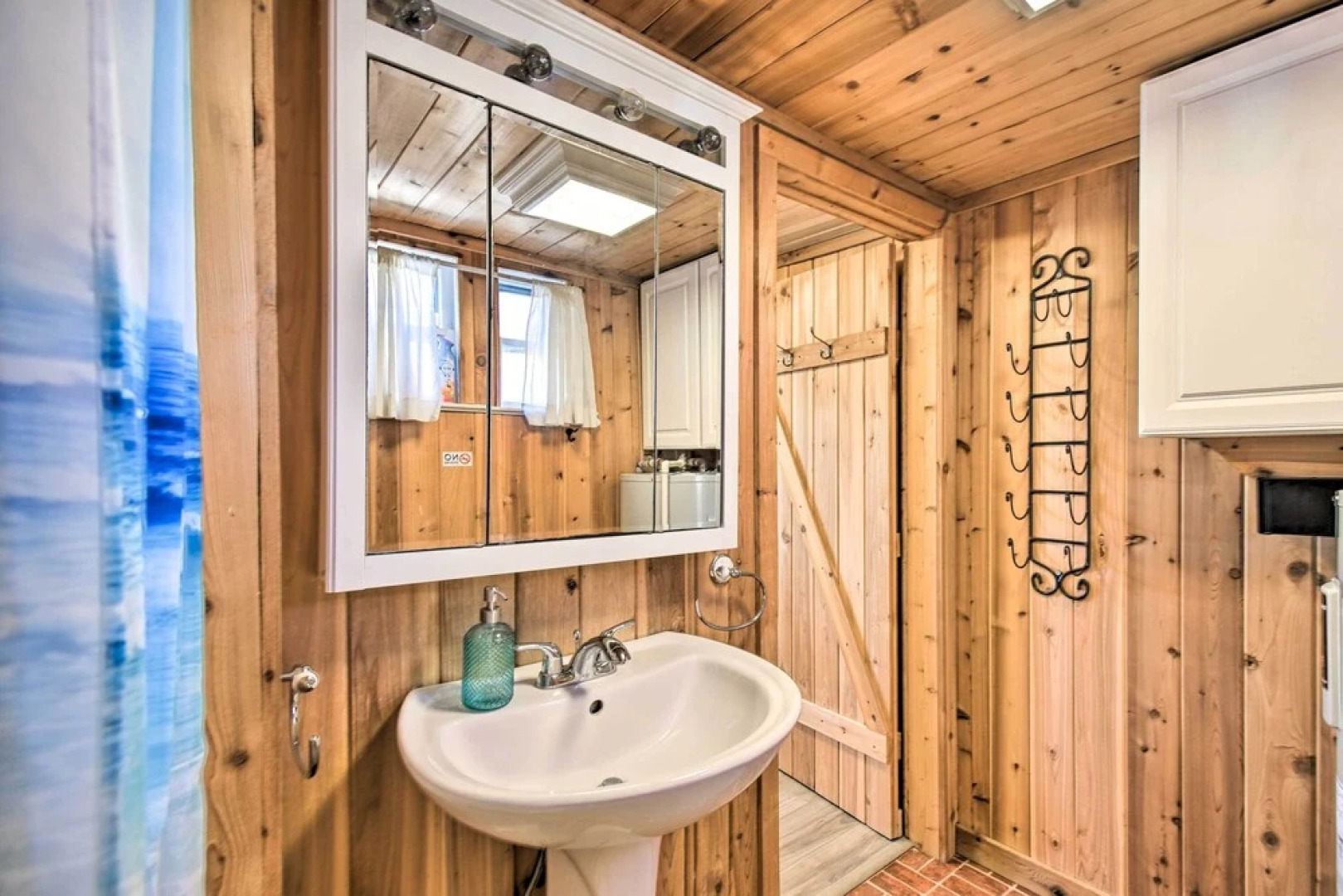 Chincoteague House w/ Enclosed Porch + Deck