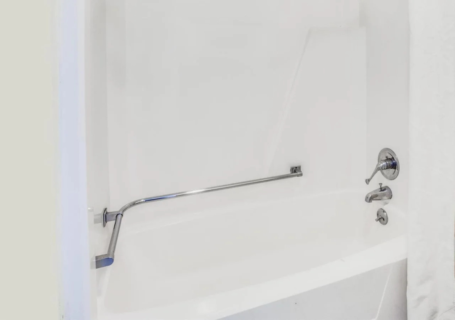 Rodeway Inn & Suites