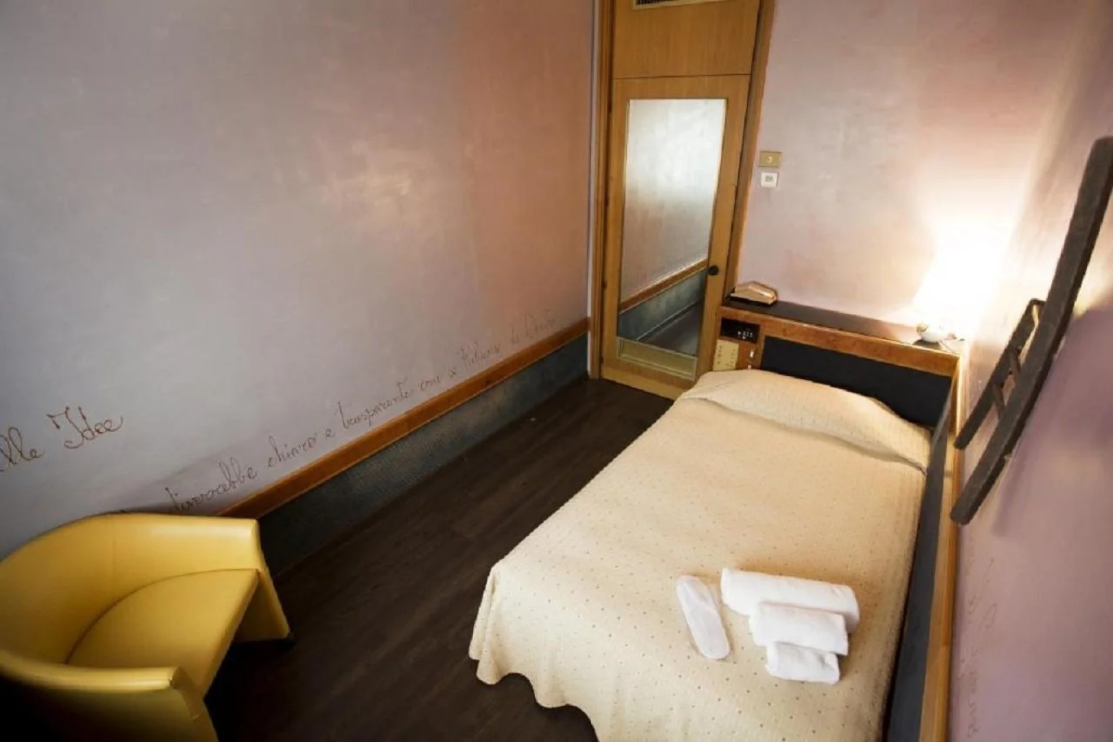 Отель Diplomatic